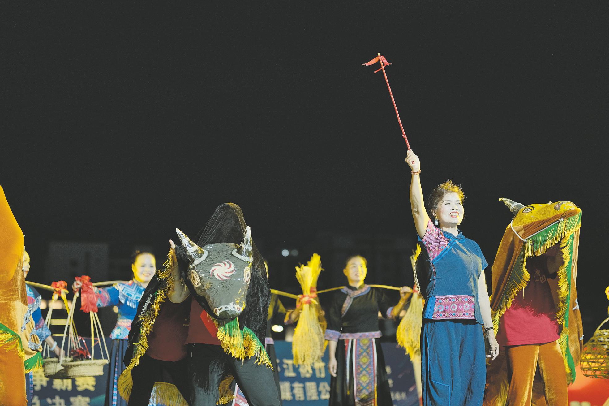赛场内外已, 文艺汇演的, 燃情村BA