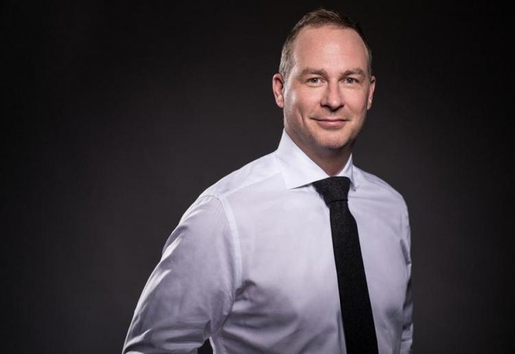 数月里与更, 无论场上场 数月里与更, 无论场上场